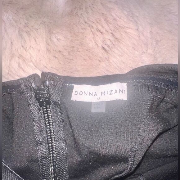 Donna Mizani Camilla off the shoulder dress, bell sleeves - Picture 12 of 13